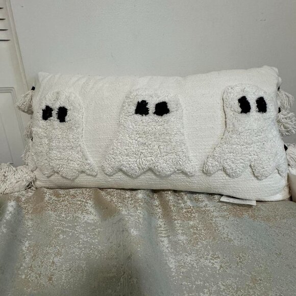 NWT VIRAL Sweet Street Ghost Trio Pillow - Picture 3 of 5